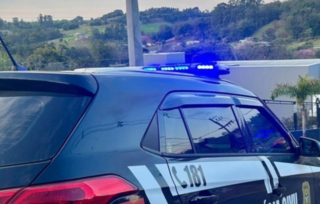 Investigado por violência doméstica resiste à prisão, agride policiais e é baleado no Oeste