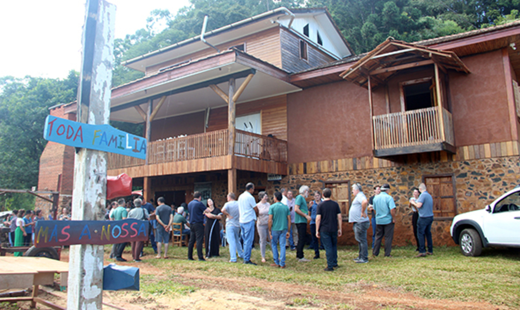 Casa ecológica é inaugurada