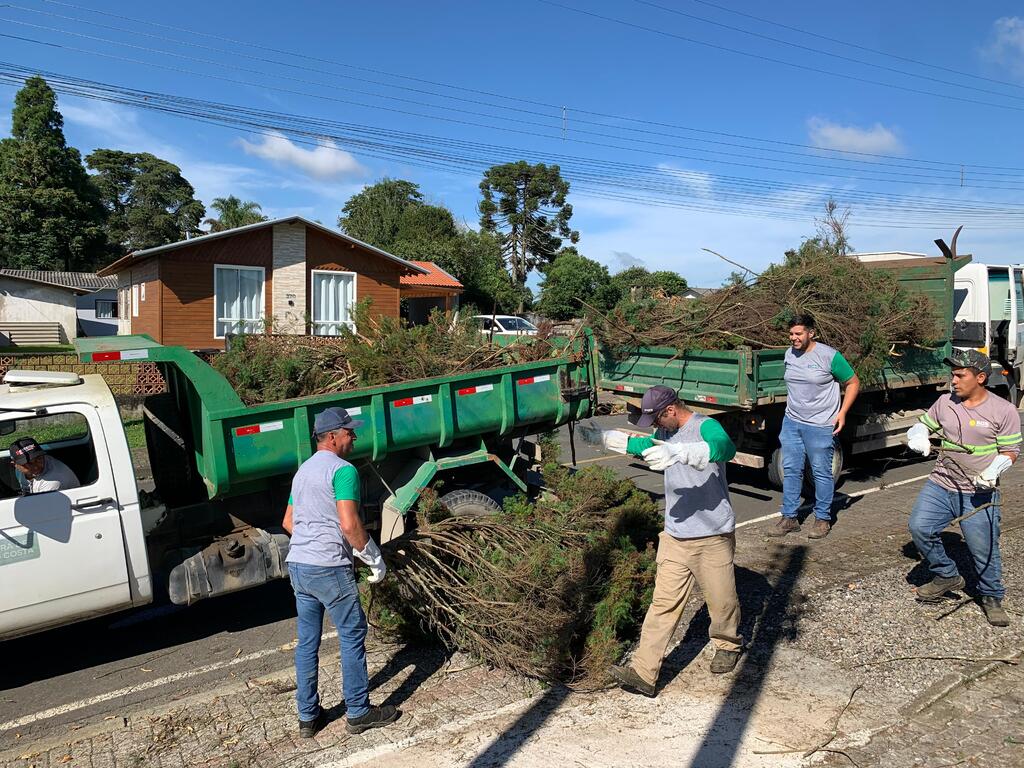 Mutirão de Recolhimento de Galhos recolhe cerca de duas toneladas de resíduos em Otacílio Costa