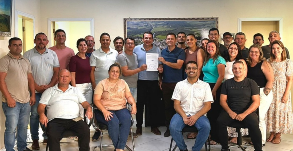 ADMINISTRAÇÃO MUNICIPAL DE SÃO JOÃO DO SUL ASSINA ORDEM DE SERVIÇO PARA CONSTRUÇÃO DE 06 NOVAS SALAS DE AULA NA ESCOLA DE VILA CONCEIÇÃO