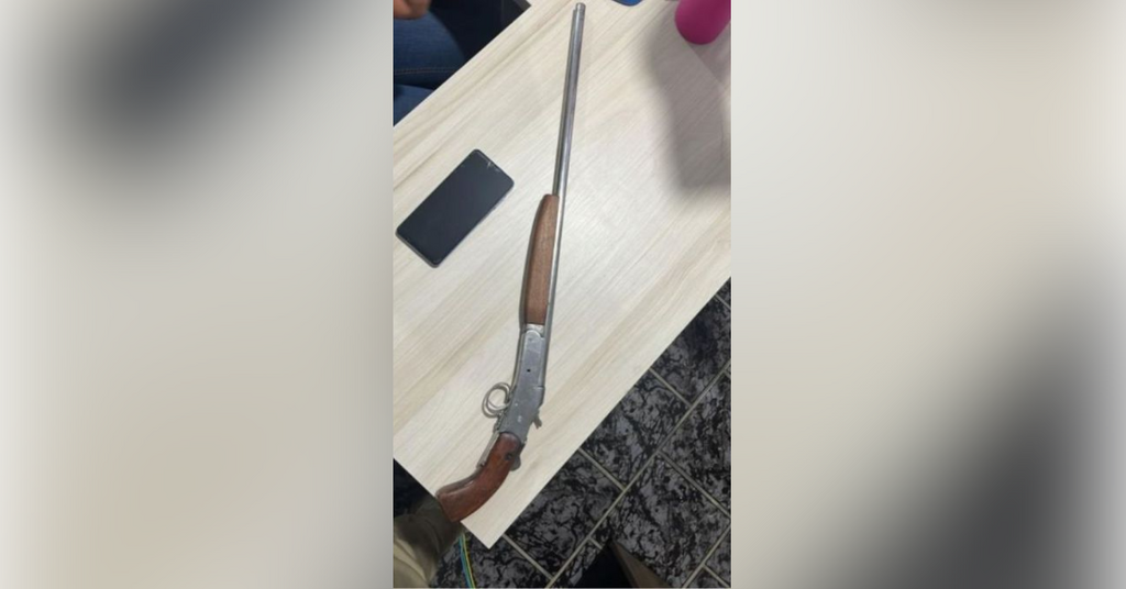 Arma de fogo é encontrada dentro de carro apreendido em Rio do Sul