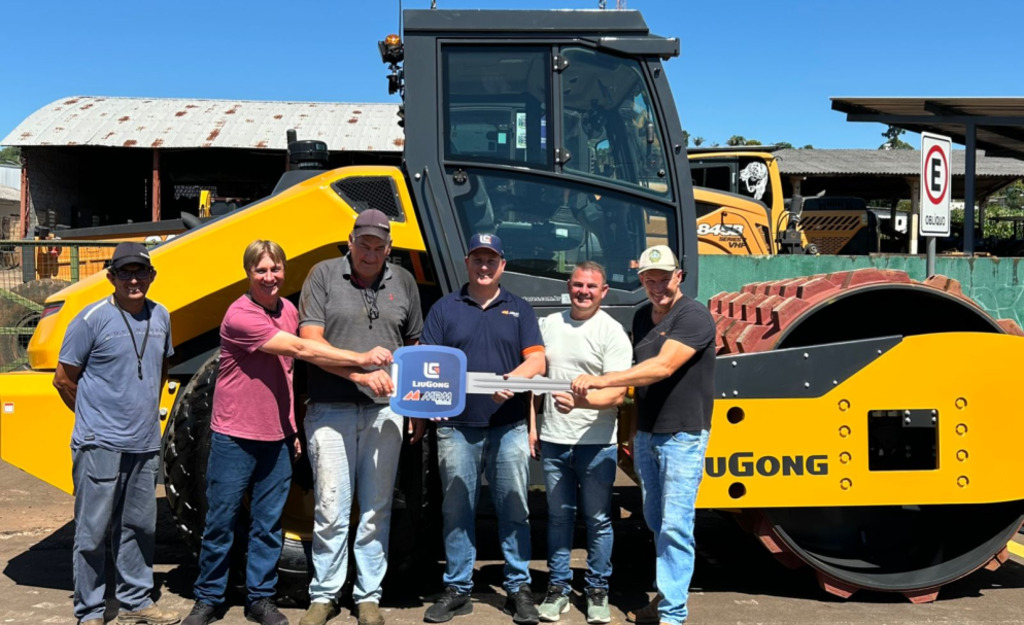 Bom Jesus do Oeste recebe mais de R$ 2,3 milhões em máquinas e veículos