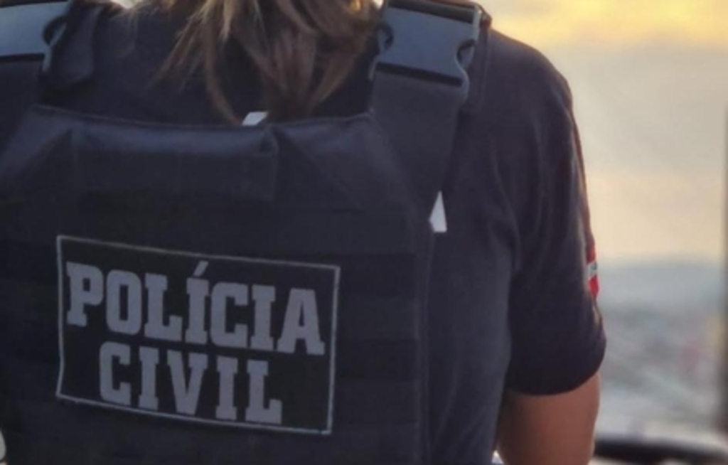 Policial civil é atacada durante transporte de detentos em SC