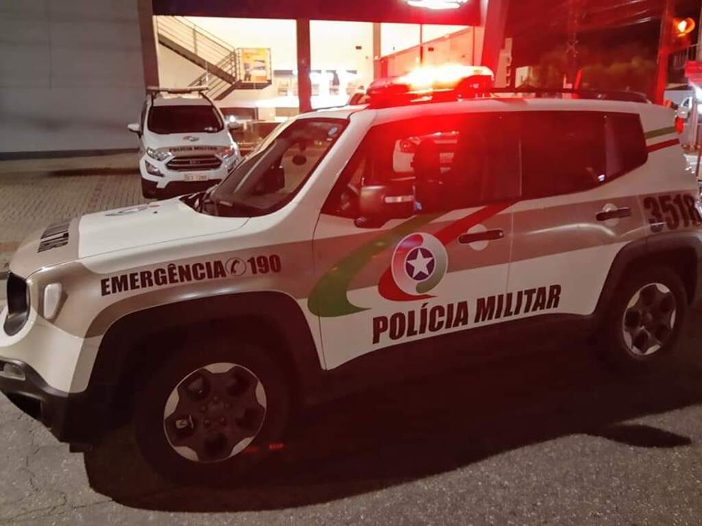 POLÍCIA MILITAR IDENTIFICA E APREENDE ARMA DE FOGO EM PASSO DE TORRES