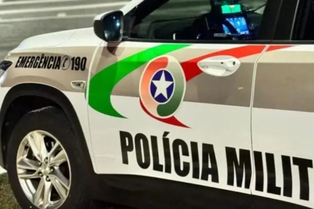 Foto: PMSC, Divulgação - Agressor persegue carro da ex-esposa do Passo Manso à Itoupava Central e é preso em Blumenau