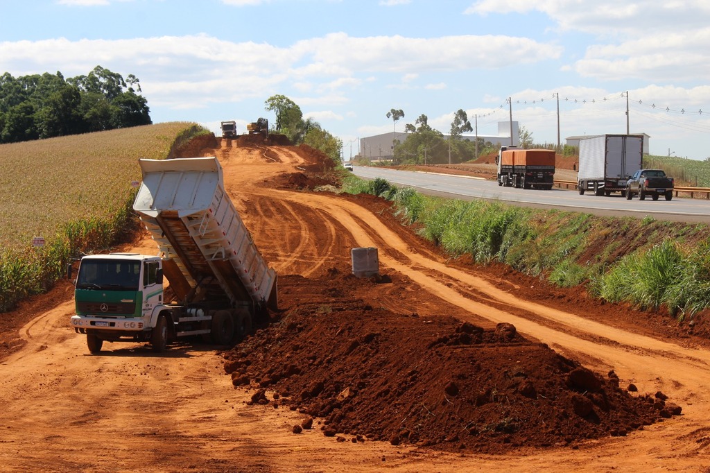 Obras nas perimetrais da BR-282 avançam com foco em mobilidade e drenagem