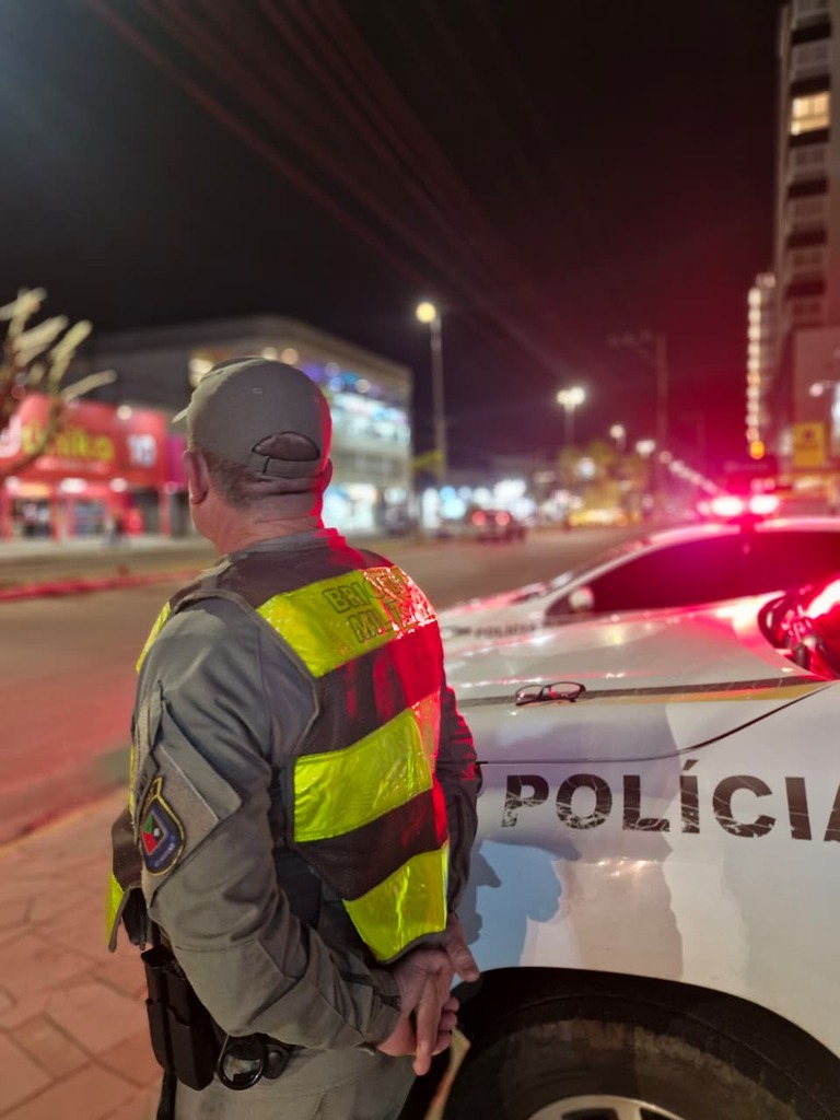 BM PRENDE HOMEM APÓS ROUBO EM FARMÁCIA EM CAPÃO DA CANOA