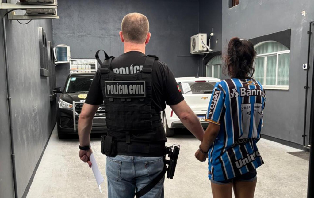 DIC de Lages prende mulher condenada por roubo majorado