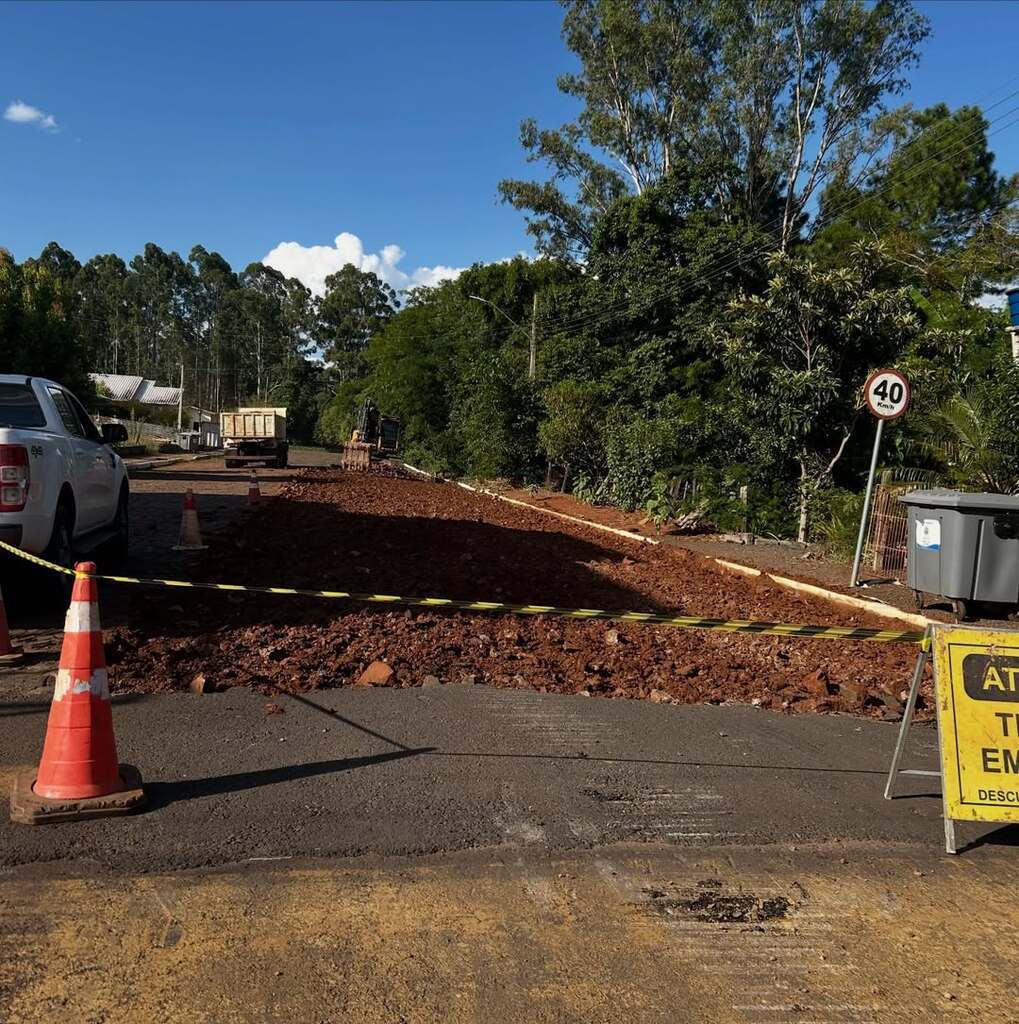 Pavimentação avança para área urbana na ligação entre Bom Jesus do Oeste e Maravilha