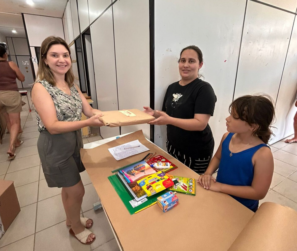 SECRETARIA MUNICIPAL DE EDUCAÇÃO DE SÃO JOÃO DO SUL DISPONIBILIZA KITS DE MATERIAL ESCOLAR PARA ALUNOS DA REDE MUNICIPAL