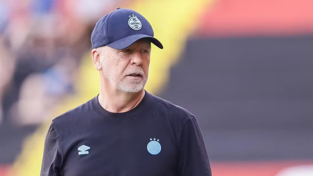 Mano Menezes assume comando da seleção peruana