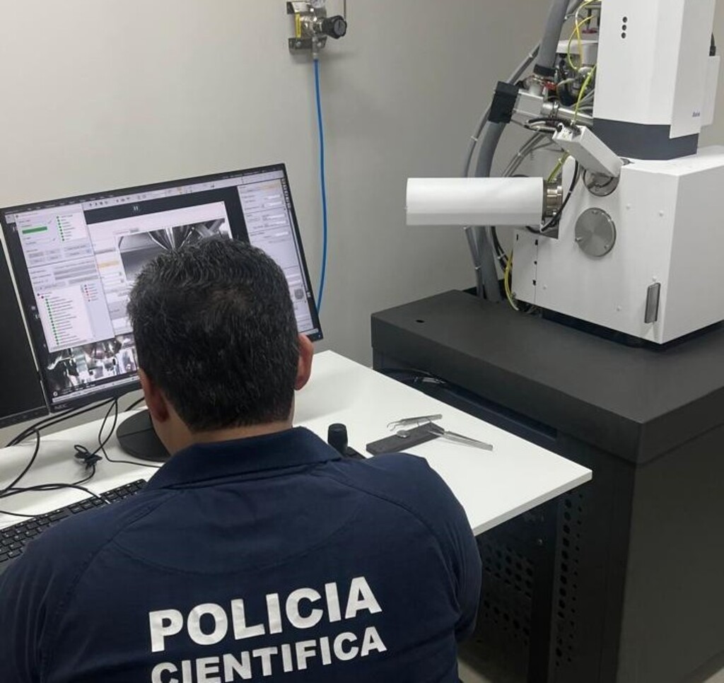Polícia Científica de SC recebe microscópio eletrônico de varredura inédito para reforçar perícias em todo o estado
