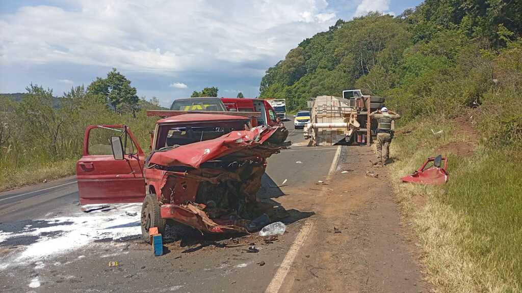 Três pessoas ficam feridas em colisão entre veículos em Concórdia