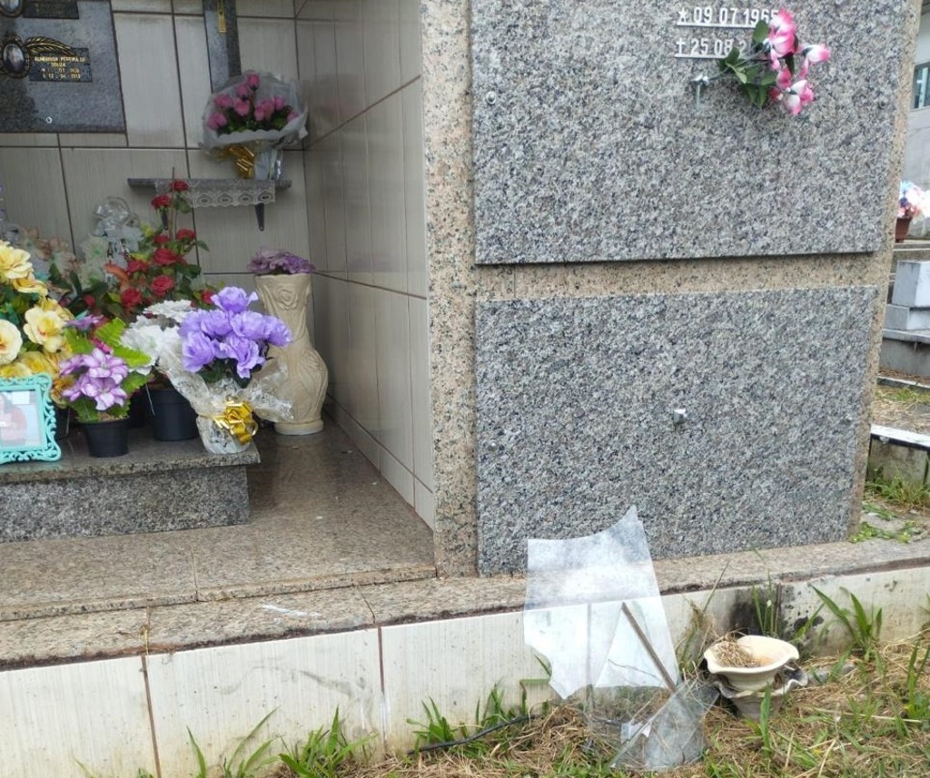 Postagem em rede social expõe abandono do Cemitério Municipal de Ponte Alta