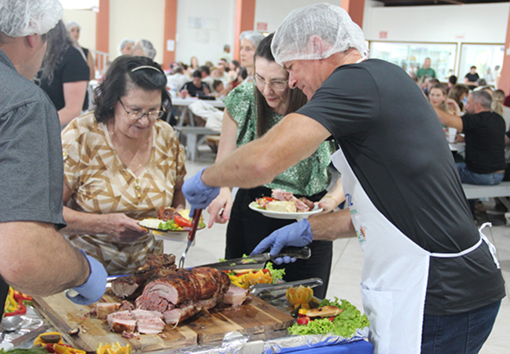Almoço valoriza a carne suína