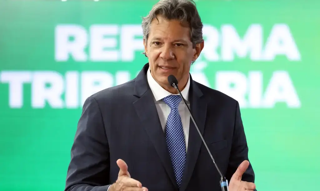 Haddad afirma que dívida pública é pressionada por juros altos, defende queda da Selic e rebate críticas sobre gastos