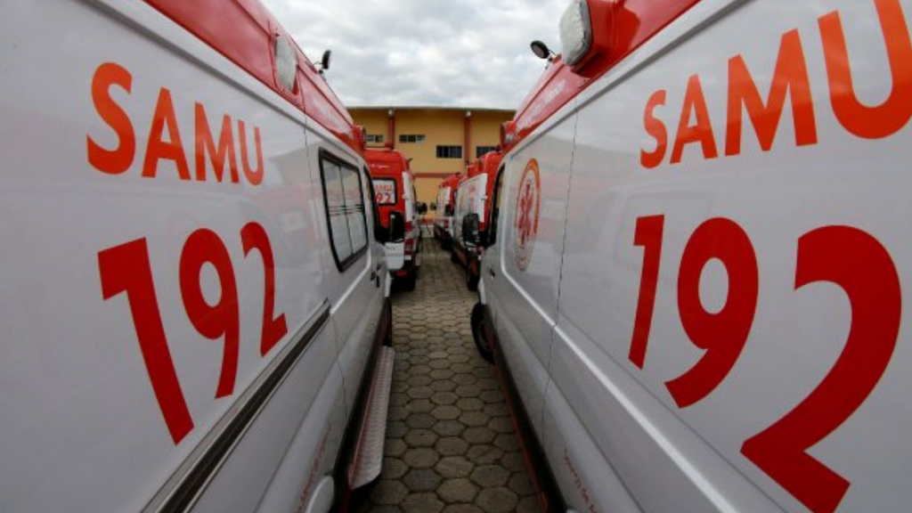 Mulher sofre parada cardiorrespiratória dentro de ônibus em Imbituba e mobiliza equipe de emergência