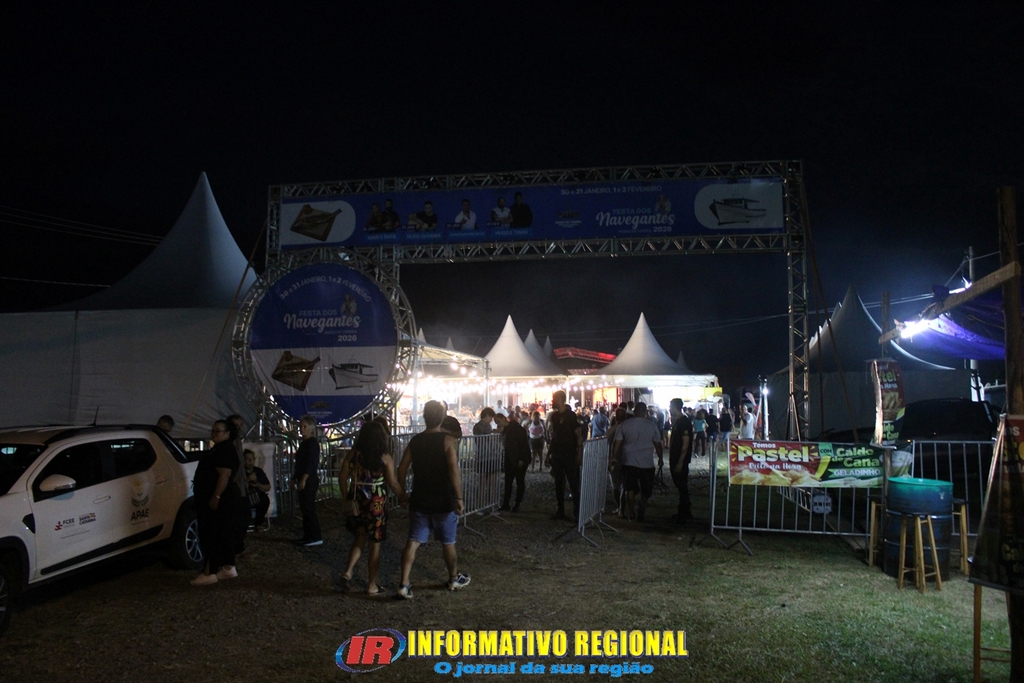 MILHARES DE PESSOAS PRESTIGIAM A FESTA DOS NAVEGANTES EM PASSO DE TORRES