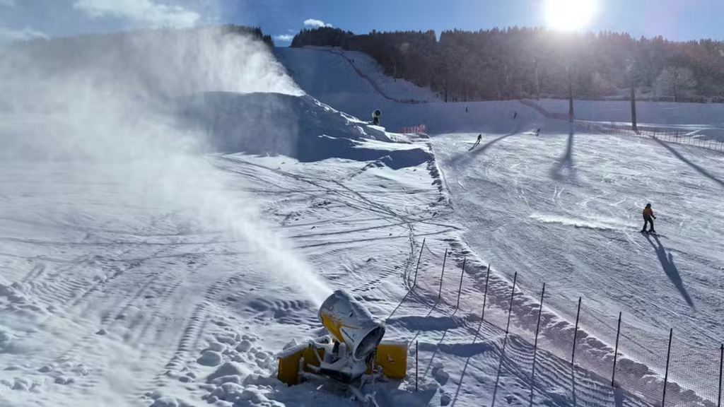 Aquecimento global faz Jogos de Inverno Milão-Cortina dependerem de 80% de neve artificial