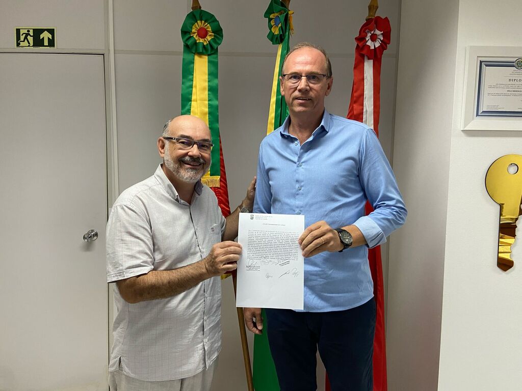 PREFEITO DELCI DIMER PASSA O CARGO AO VICE ANDRÉ POZZI PARA CUMPRIR AGENDA ESTRATÉGICA EM BRASÍLIA JUNTO AO MINISTÉRIO DA EDUCAÇÃO