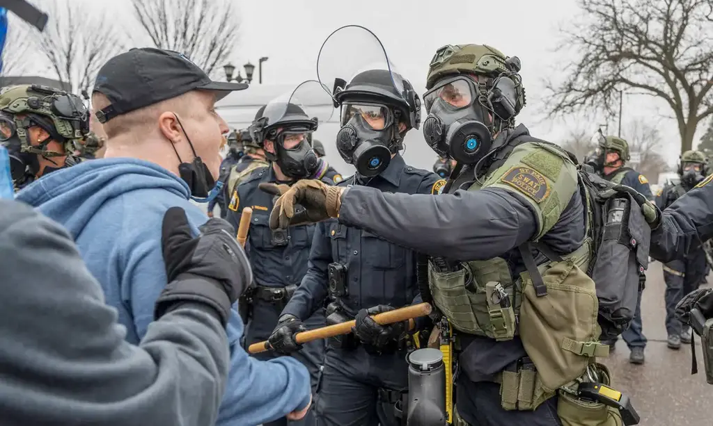 Trump vai retirar 700 agentes do ICE em Minessota