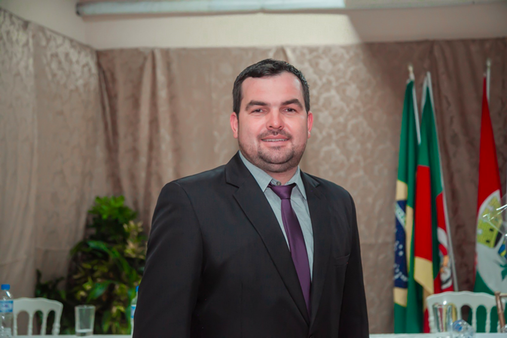 VEREADOR DE MAMPITUBA IVAM CARLOS MATOS DESTINA EMENDAS AO ORÇAMENTO DE 2026