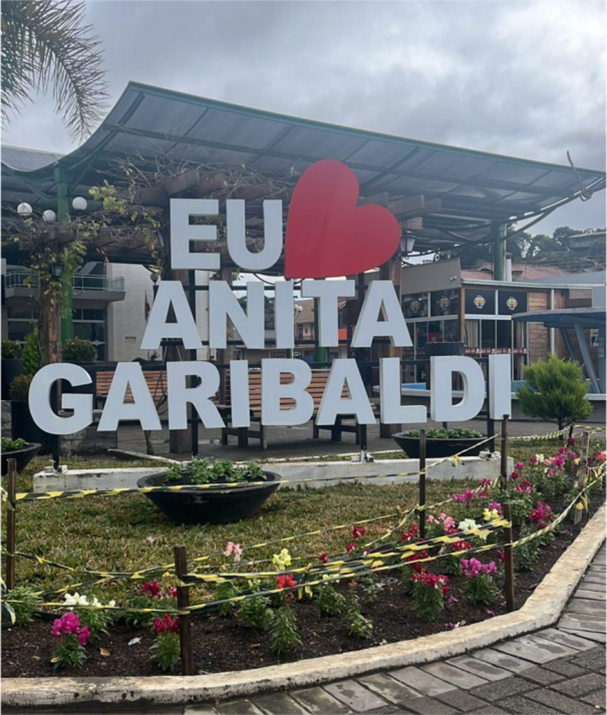 Rua Coberta e Praça Paulino Granzotto