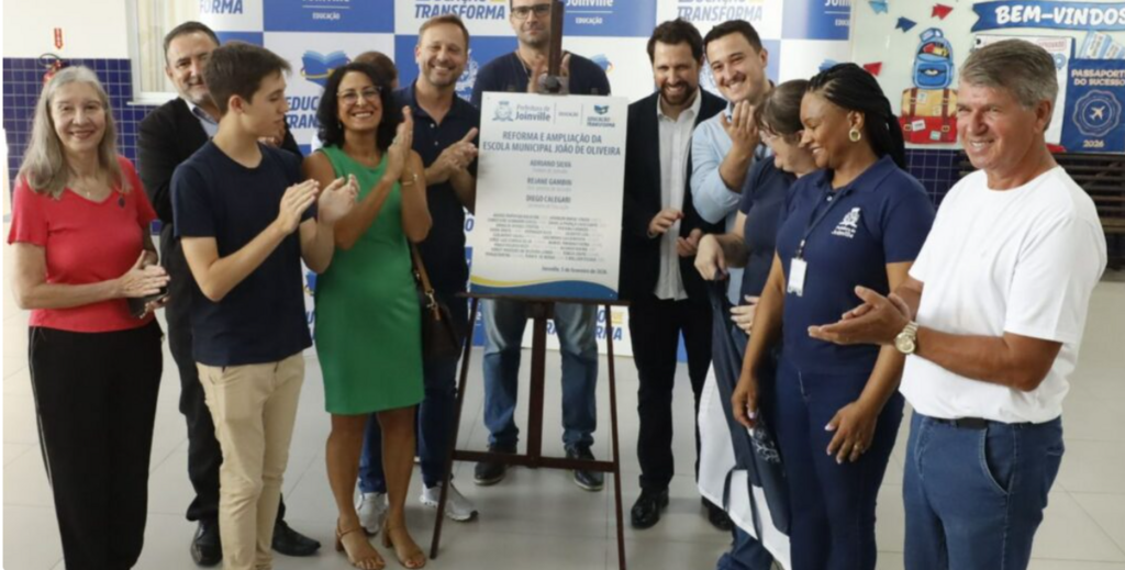 Prefeitura de Joinville entrega escola reformada e ampliada no primeiro dia do ano letivo de 2026