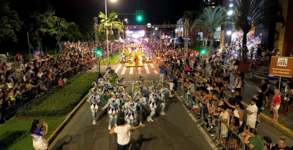 Carnaval de Joinville 2026 tem desfile competitivo, blocos de rua e atrações para toda a família