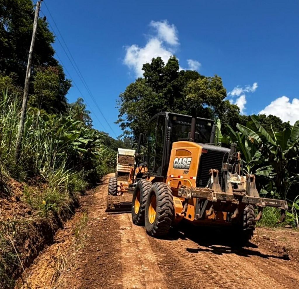 PREFEITURA DE MORRINHOS DO SUL REALIZA MELHORIAS NA ESTRADA DO CHAPECÓ