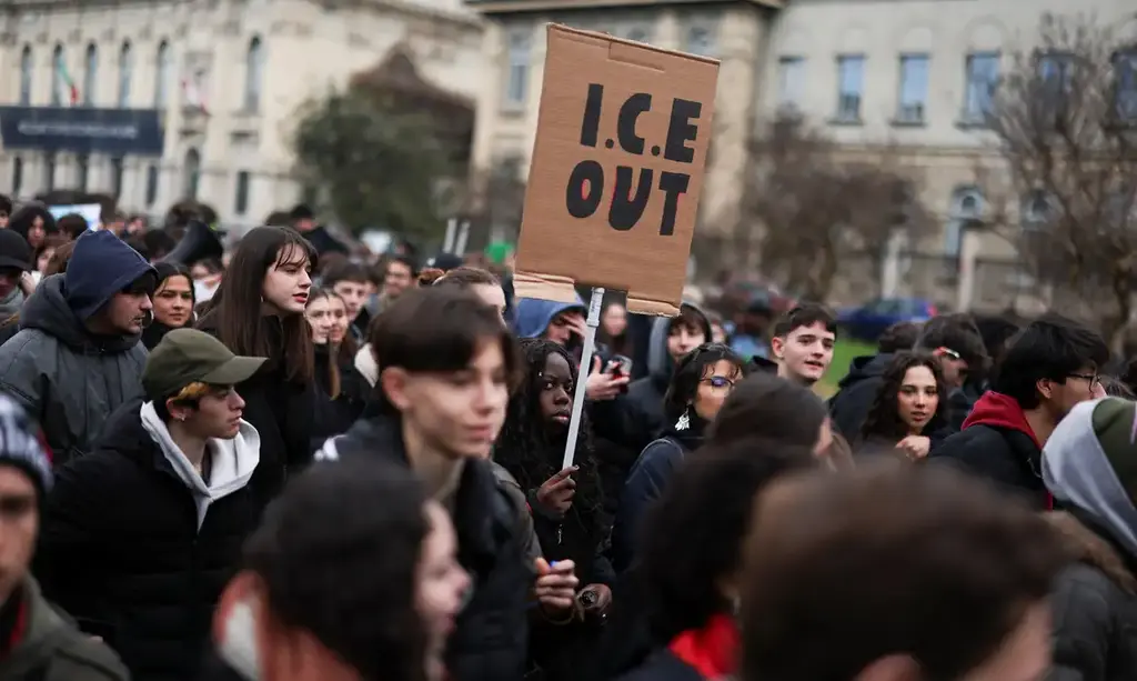 Protestos contra ICE ocorrem em Milão antes da abertura da Olimpíada