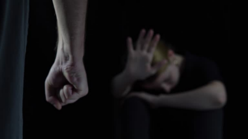 Ex-companheiro é detido por agressão e invasão de residência em Imbituba