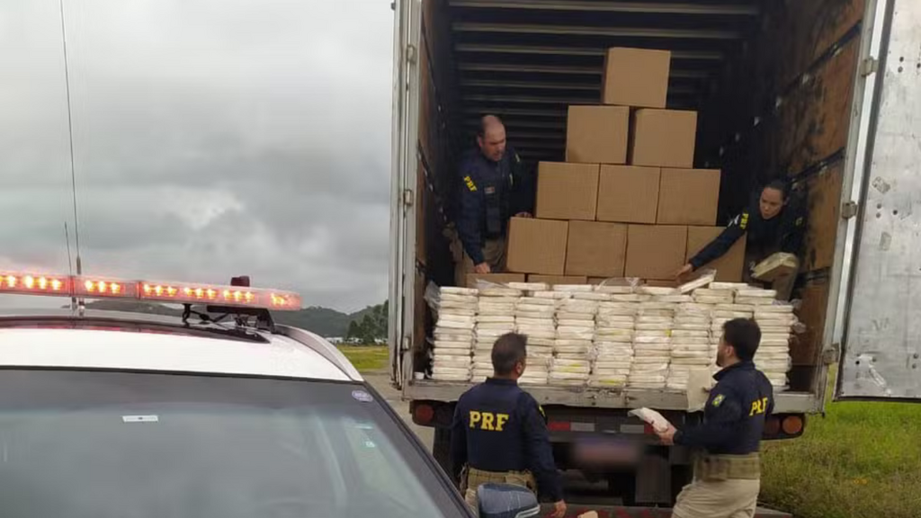Operação prende responsáveis por maior apreensão de cocaína já registrada em Santa Catarina