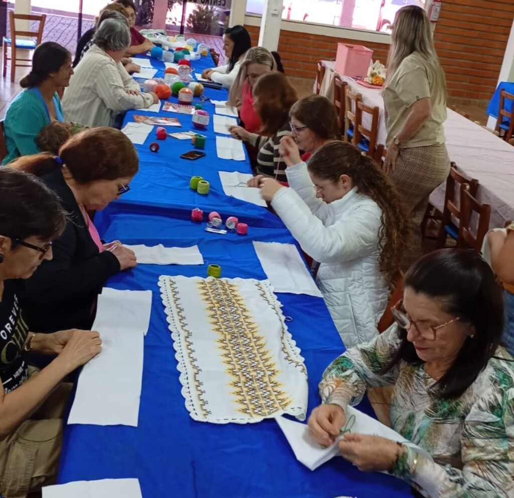 Curso de Artesanato “Mãos que Criam” valoriza talento feminino e incentiva geração de renda em Serra Alta