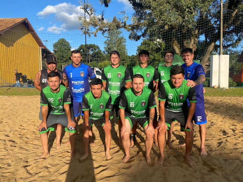 Campeonato Municipal de Futebol de Areia de Três Barras começou neste domingo dia 08