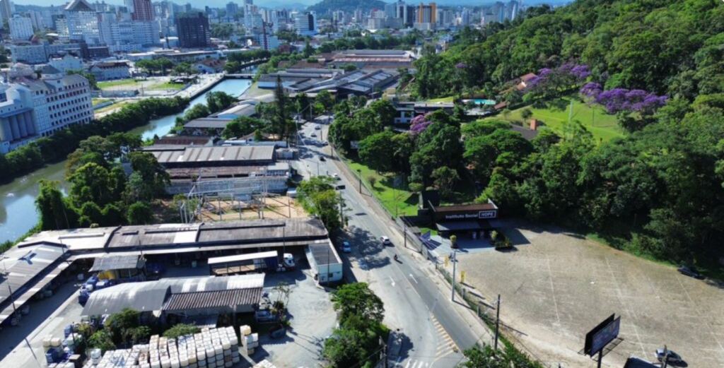 Rua Aubé terá nova faixa de rolamento a partir de sexta-feira