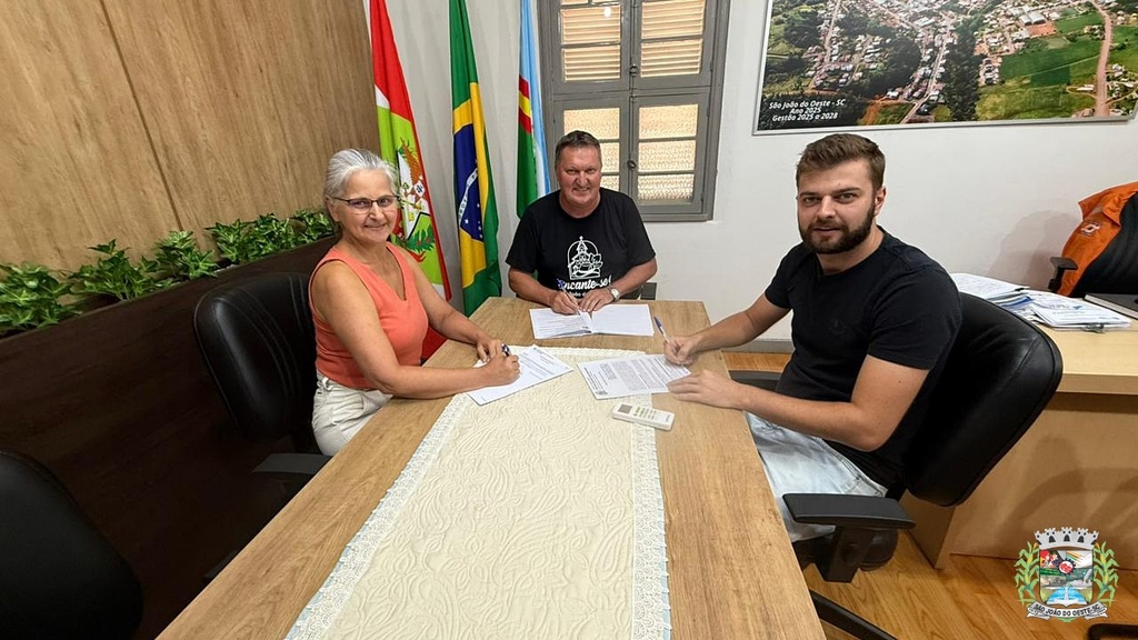 São João do Oeste contempla atividades culturais com termo de fomento de R$ 238 mil