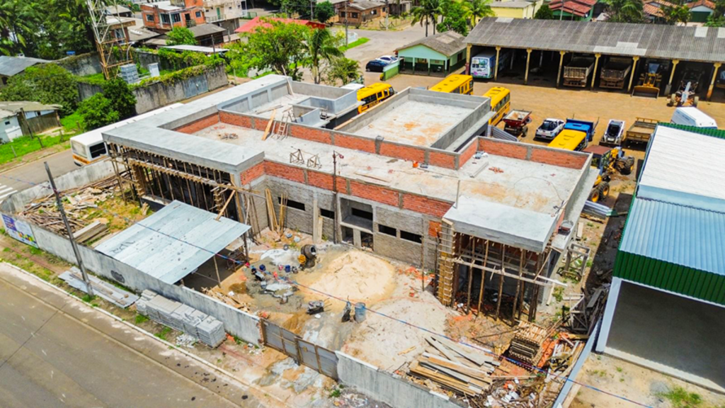 CONSTRUÇÃO DA NOVA UNIDADE BÁSICA DE SAÚDE DO CENTRO AVANÇA EM PRAIA GRANDE