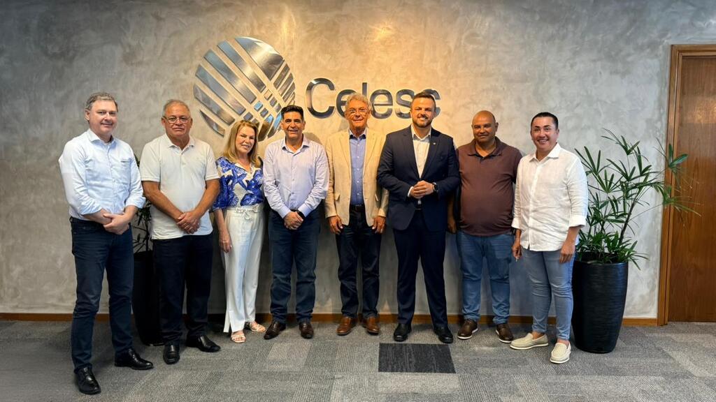 Lucas Neves participa de reunião na Celesc para modernizar rede elétrica da Região dos Lagos