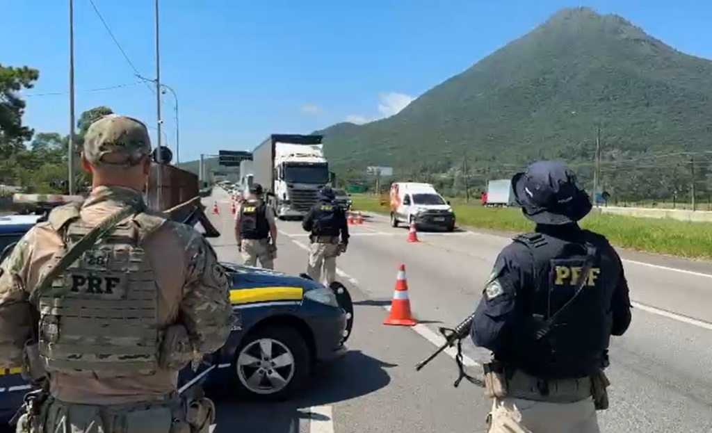 PRF mobiliza mais de 300 agentes para reforçar segurança no Carnaval