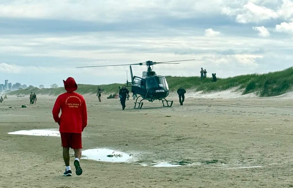 HOMEM DESAPARECE APÓS AFOGAMENTO NO MAR EM PASSO DE TORRES