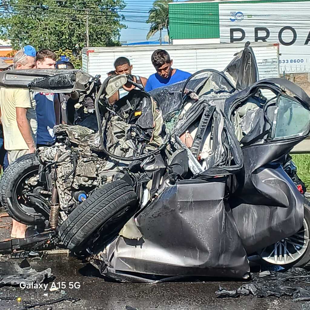 Acidente com explosão interdita BR-101 em Itajaí e deixa mortos