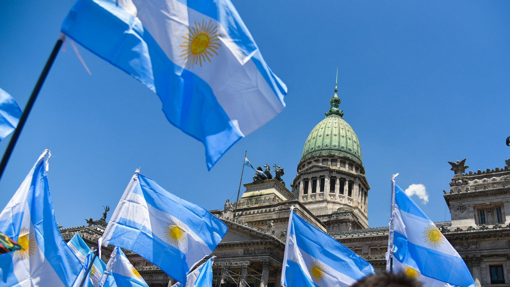 Argentina entra em greve geral contra reforma trabalhista e paralisa serviços, esportes e voos internacionais