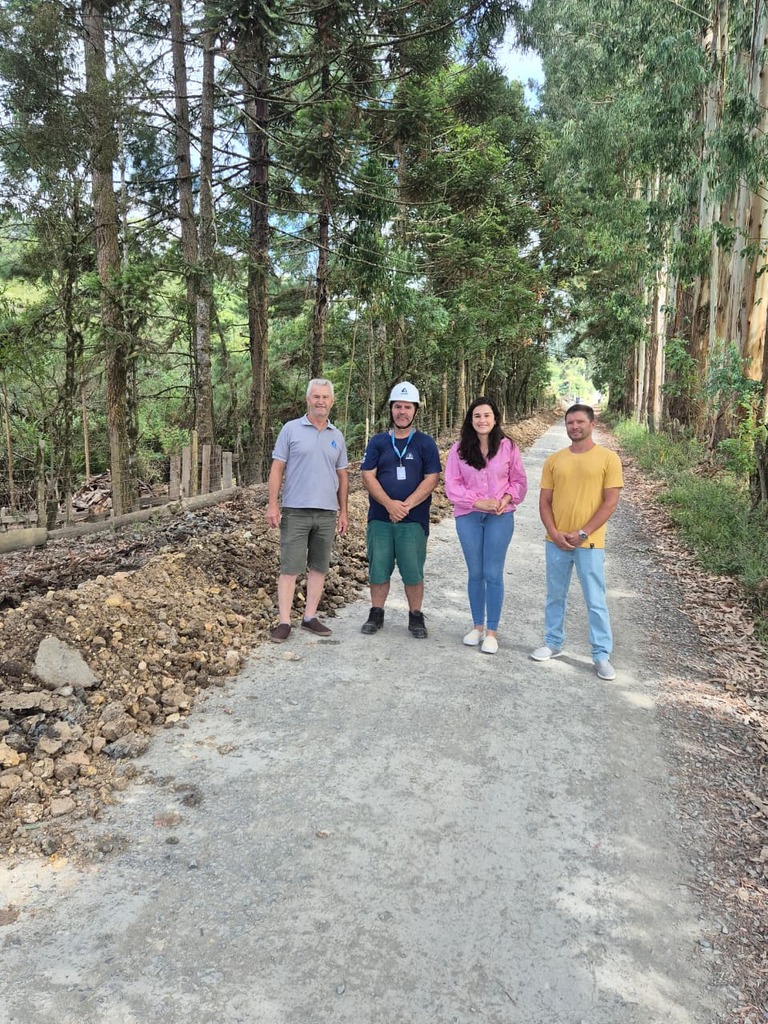Ampliação da rede de água na localidade de Santa Rosa avança com 1 km de extensão