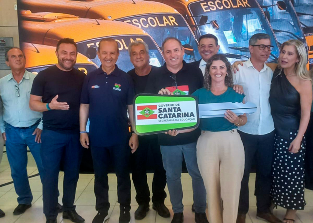 PRAIA GRANDE CONQUISTA NOVO ÔNIBUS PARA REFORÇAR O TRANSPORTE ESCOLAR