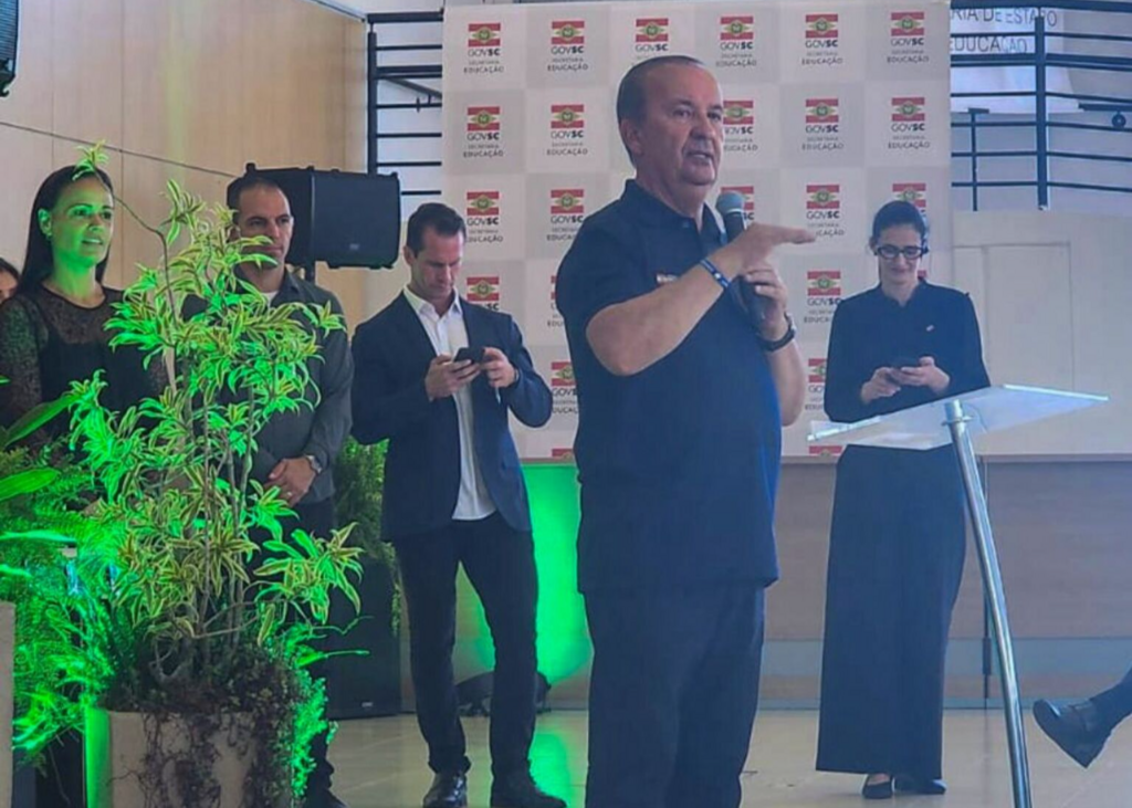 PRAIA GRANDE CONQUISTA NOVO ÔNIBUS PARA REFORÇAR O TRANSPORTE ESCOLAR