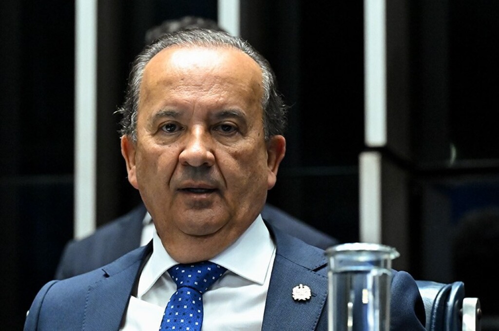 Jorginho Mello confirma apoio oficial à chapa pura do PL para o Senado, com Carlos Bolsonaro e Carol de Toni