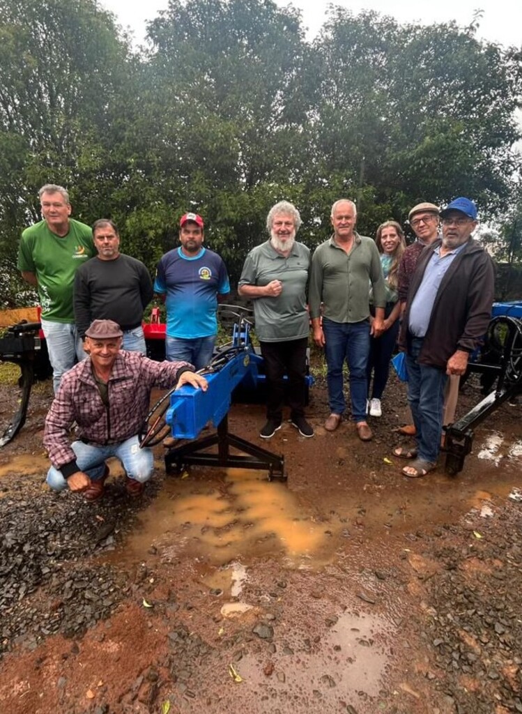 Em duas semanas Padre Pedro entrega cerca de R$ 4 milhões em emendas parlamentares no Meio Oeste, Extremo Oeste e Oeste