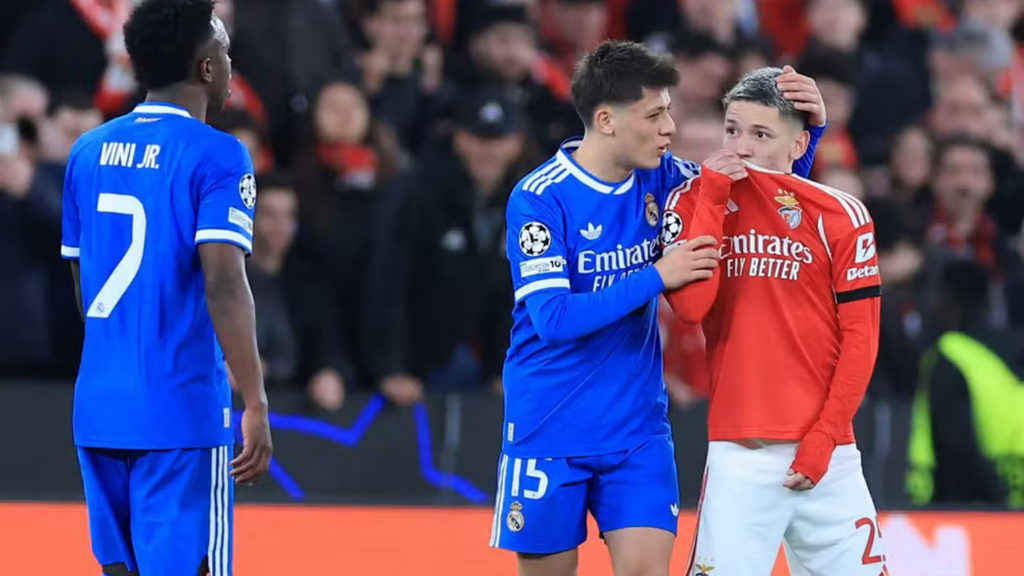 UEFA suspende jogador argentino do Benfica provisoriamente por suposto ato racista contra Vini Jr