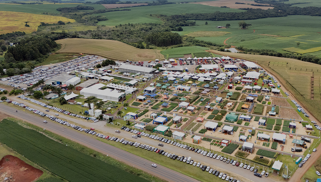 Napalha John Deere celebra sua trajetória no 30º Show Tecnológico Copercampos